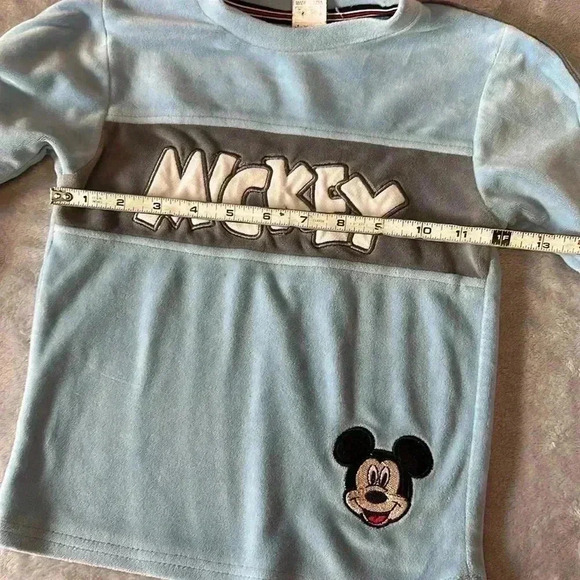 Disney - Mickey Mouse pullover soft velour sweater/sweatshirt. Size 3/4 - Picture 6 of 9